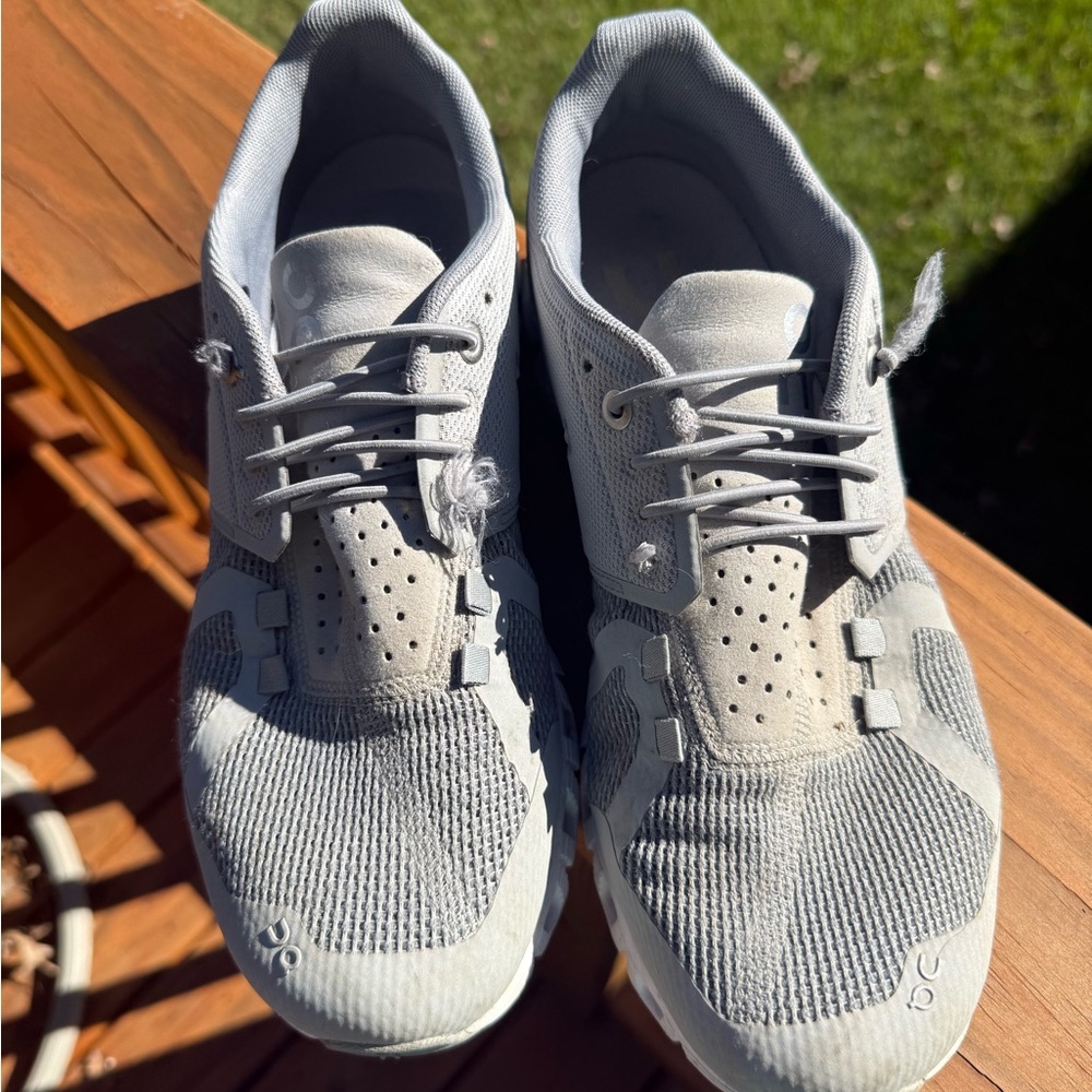 ON Men's Gray Athletic Shoes